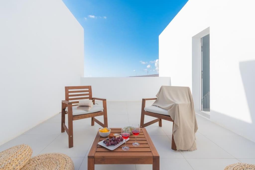 Casa Lolalo - Modern Villa With Pool, 15Min Walk To Marina Rubicon Playa Blanca  Kültér fotó
